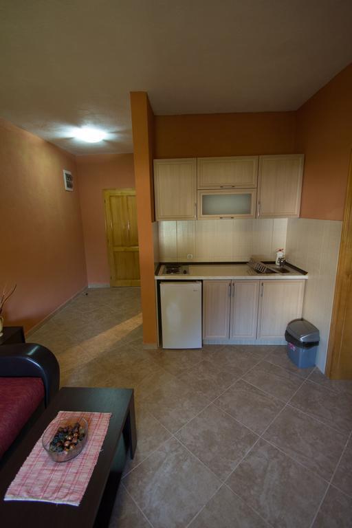 Sunrise House Apartments ウルツィニ 部屋 写真