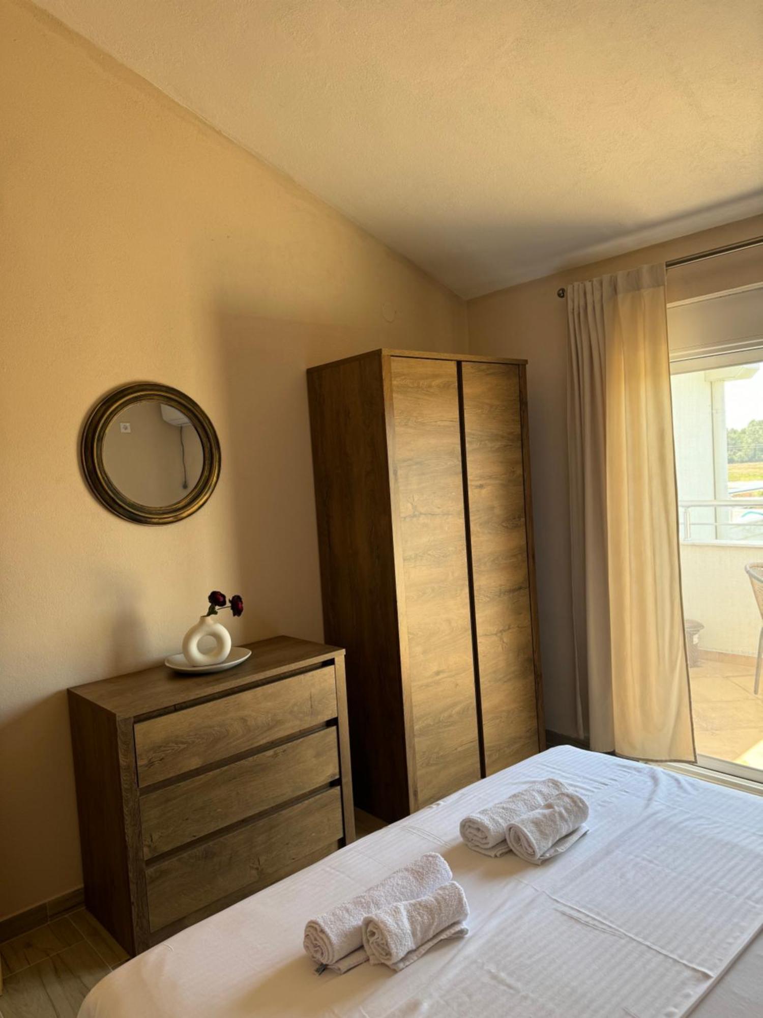 Sunrise House Apartments ウルツィニ エクステリア 写真