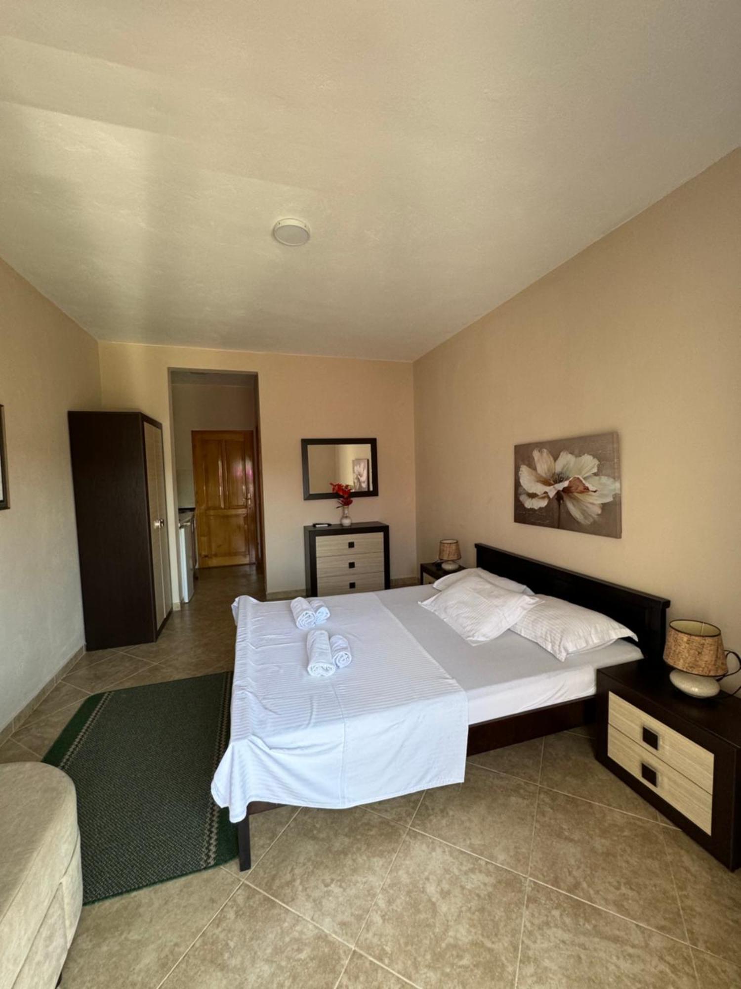 Sunrise House Apartments ウルツィニ エクステリア 写真