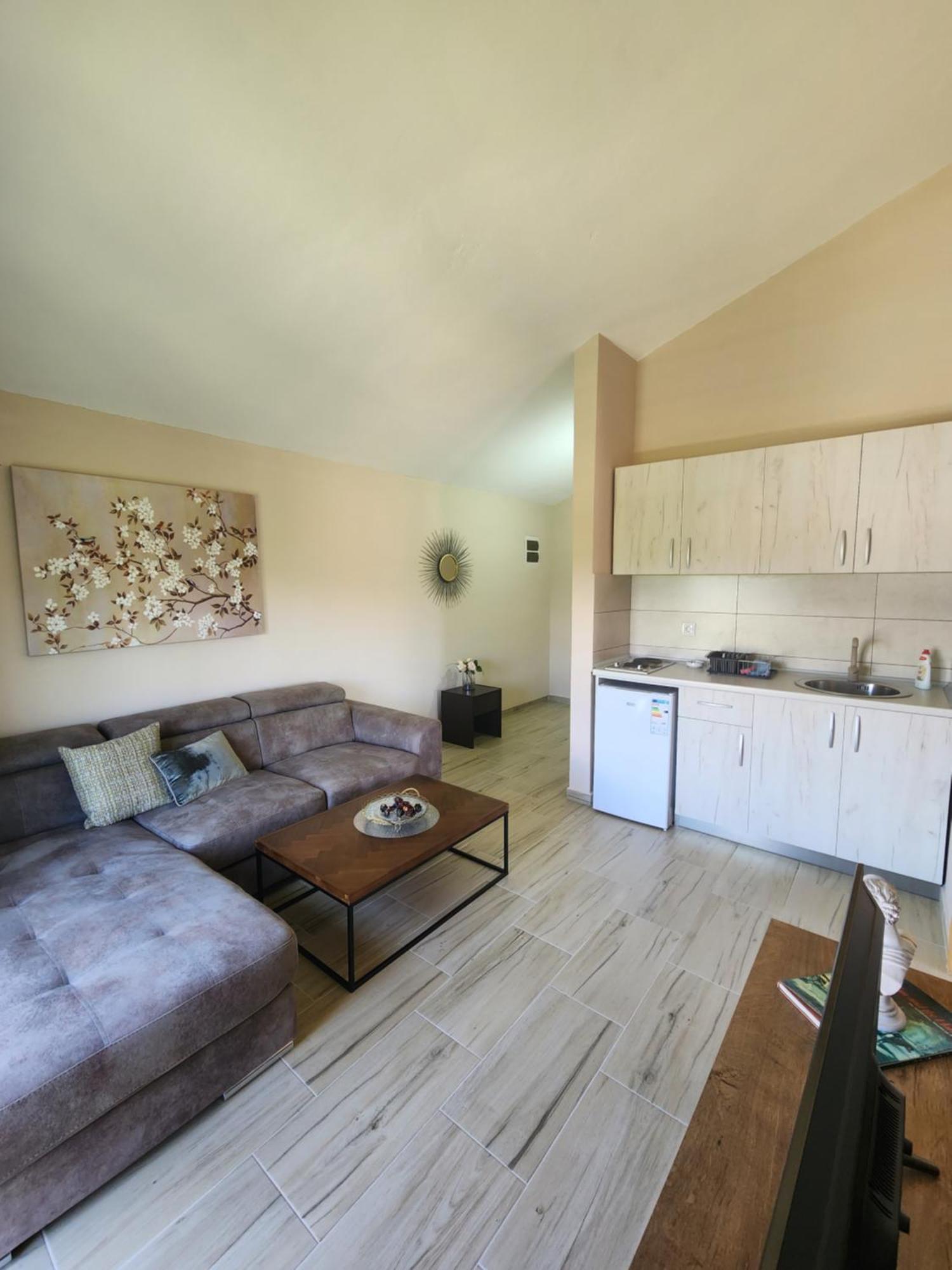 Sunrise House Apartments ウルツィニ エクステリア 写真