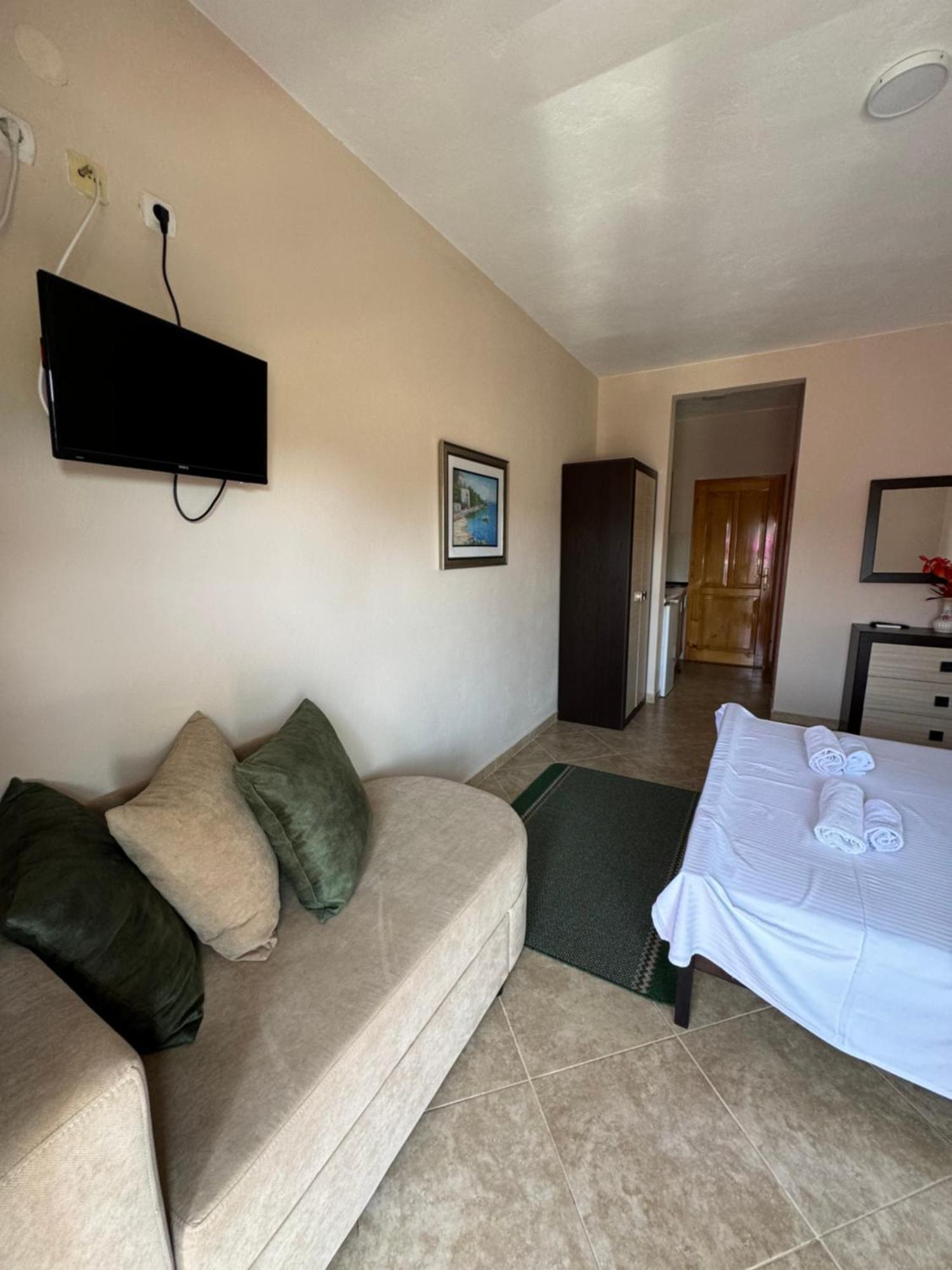 Sunrise House Apartments ウルツィニ エクステリア 写真