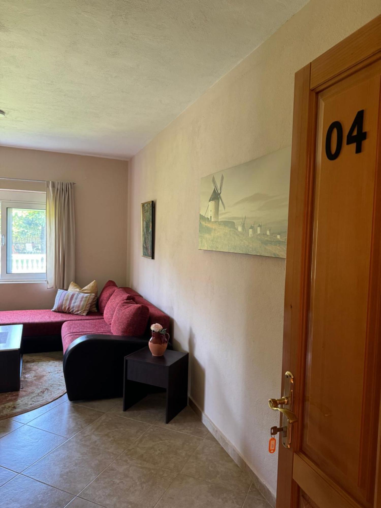 Sunrise House Apartments ウルツィニ エクステリア 写真