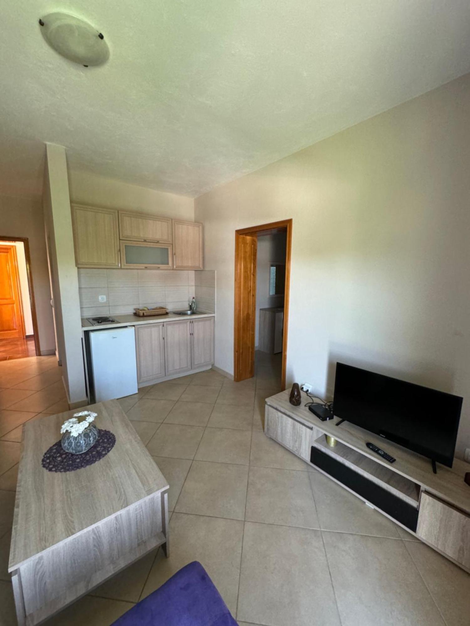Sunrise House Apartments ウルツィニ エクステリア 写真