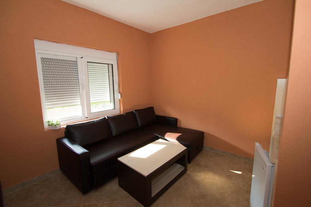 Sunrise House Apartments ウルツィニ エクステリア 写真