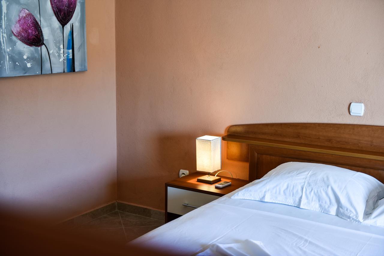 Sunrise House Apartments ウルツィニ エクステリア 写真