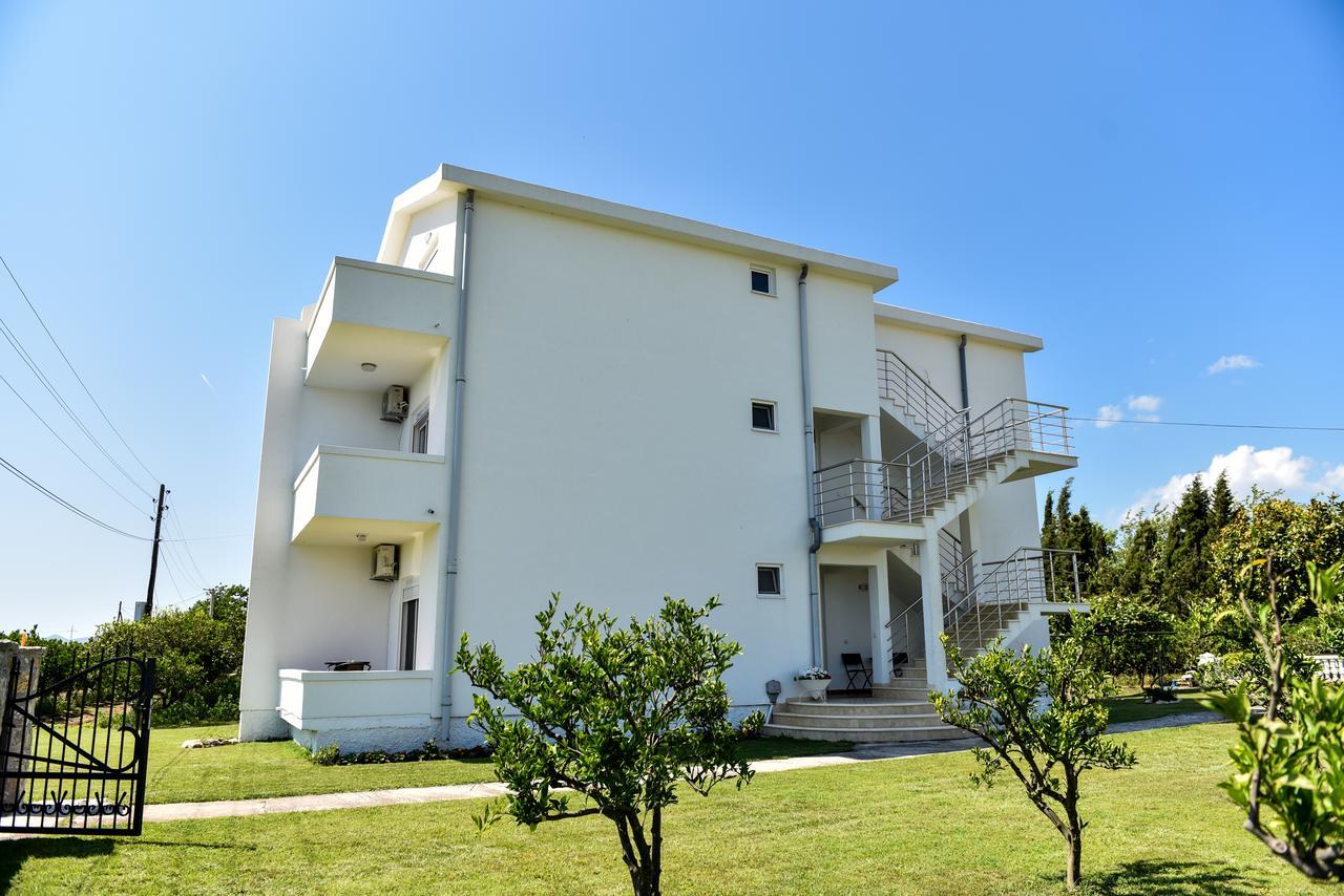 Sunrise House Apartments ウルツィニ エクステリア 写真